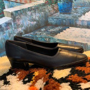 Vintage 70s 80s Magdesians  Slip On Loafer Heels Black Leather Size 7.5 …
